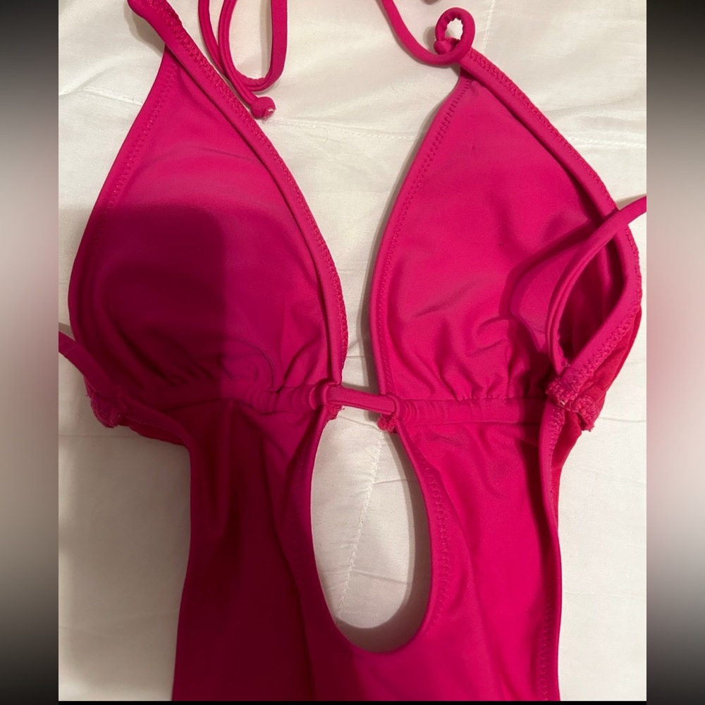 one piece women’s bathing suit